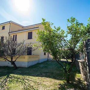 La Corte Del Maria Rosaria Orosei